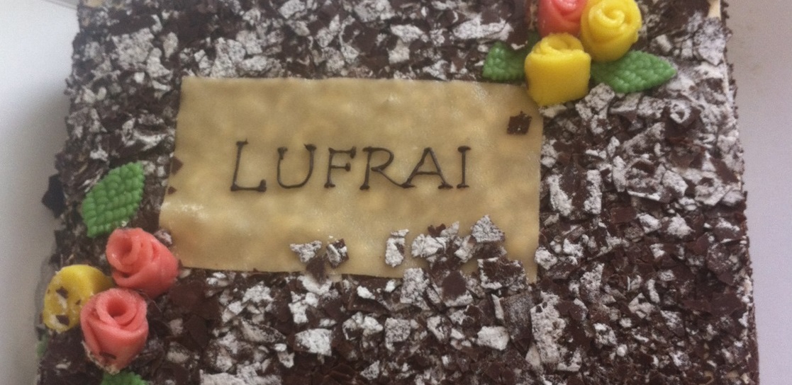 Kuchen zur Gründung von Lufrai